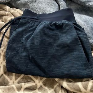 Men Lulu lemon shorts